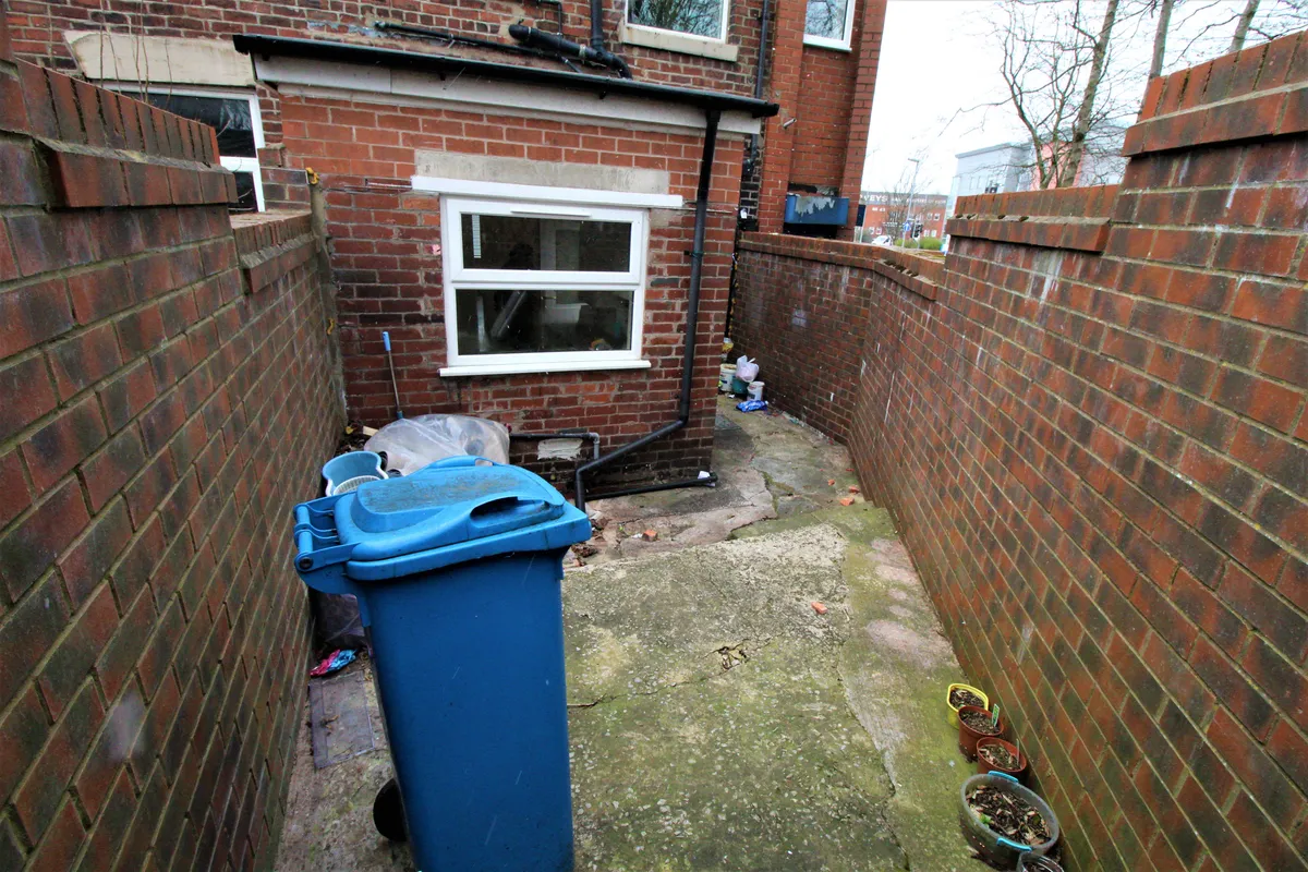 2-Bedroom Home To Let, Oldham, Retford Street, OL4