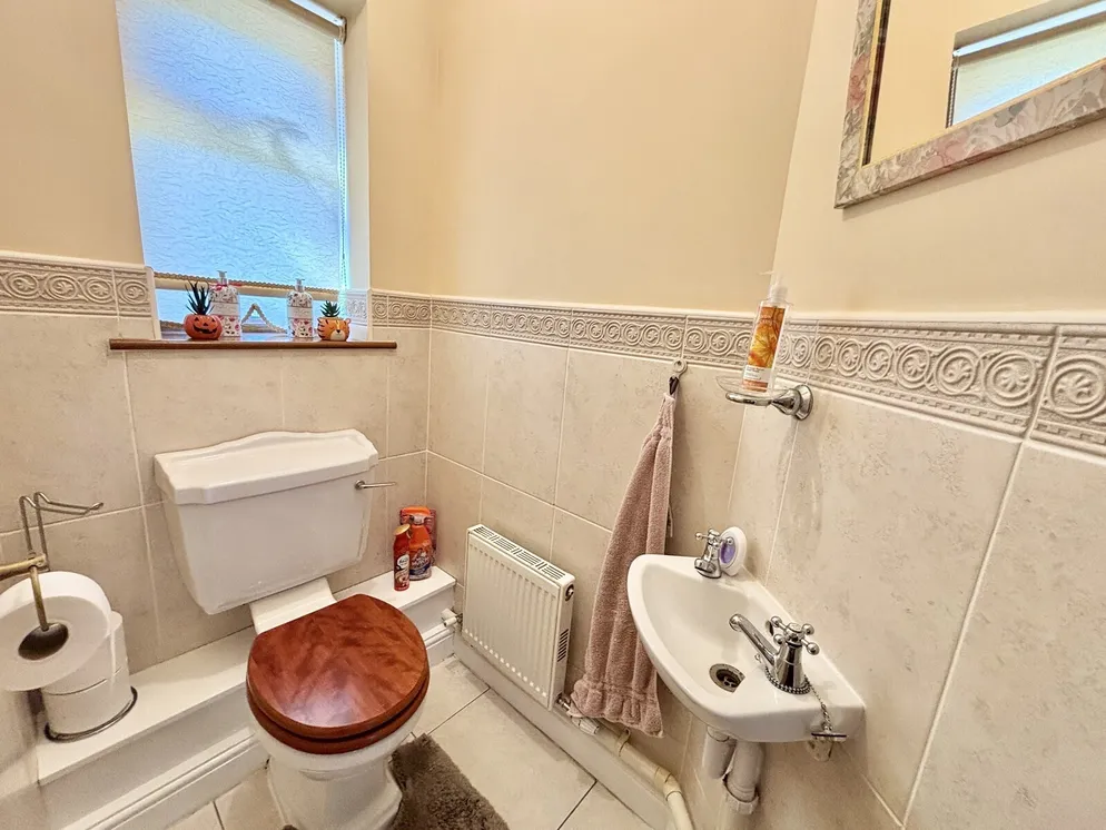 Property carousel item 11