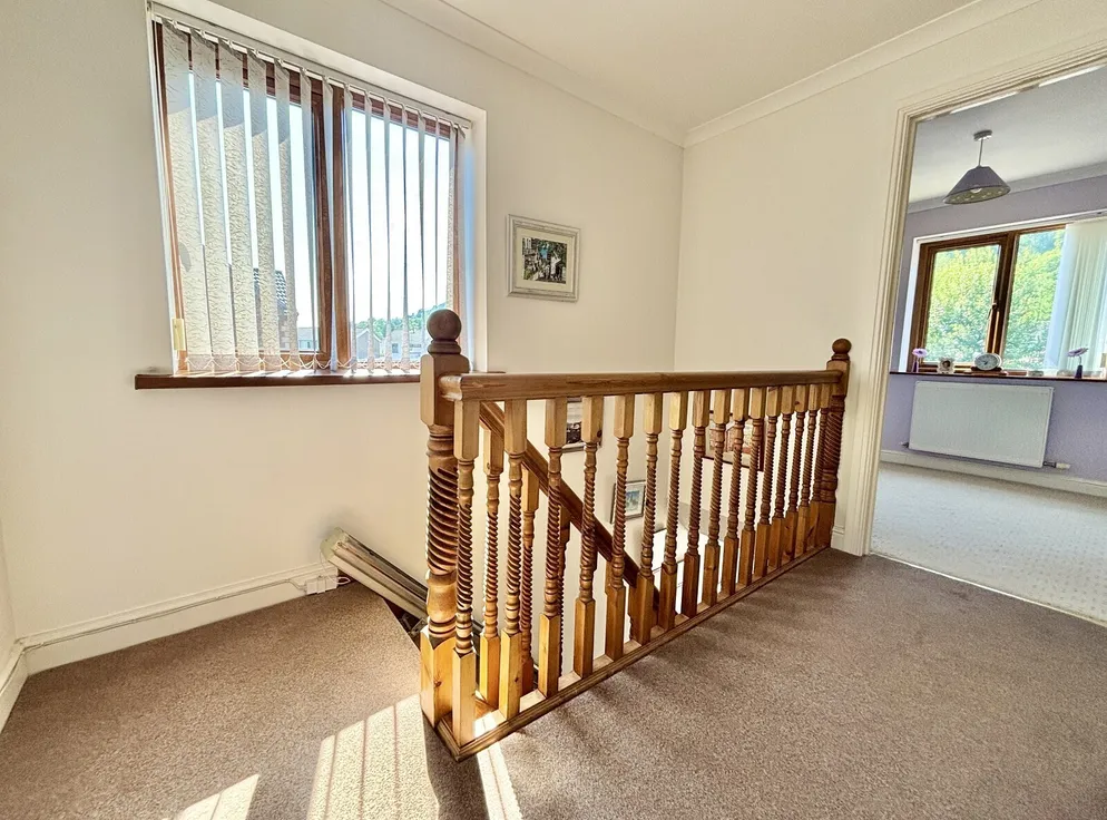 Property carousel item 12