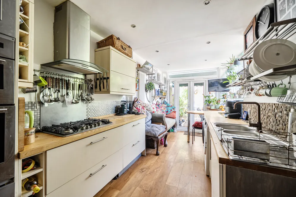 Redston Road, London, N8 photo 14