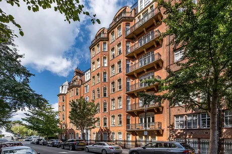 Oakwood Court, LONDON, W14