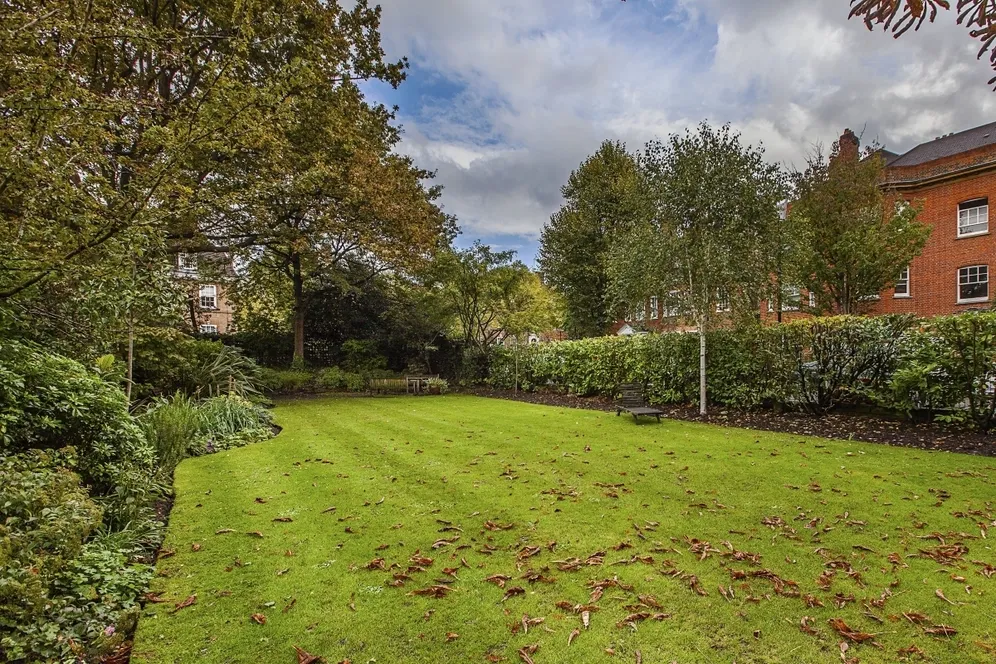Oakwood Court, LONDON, W14 photo 2