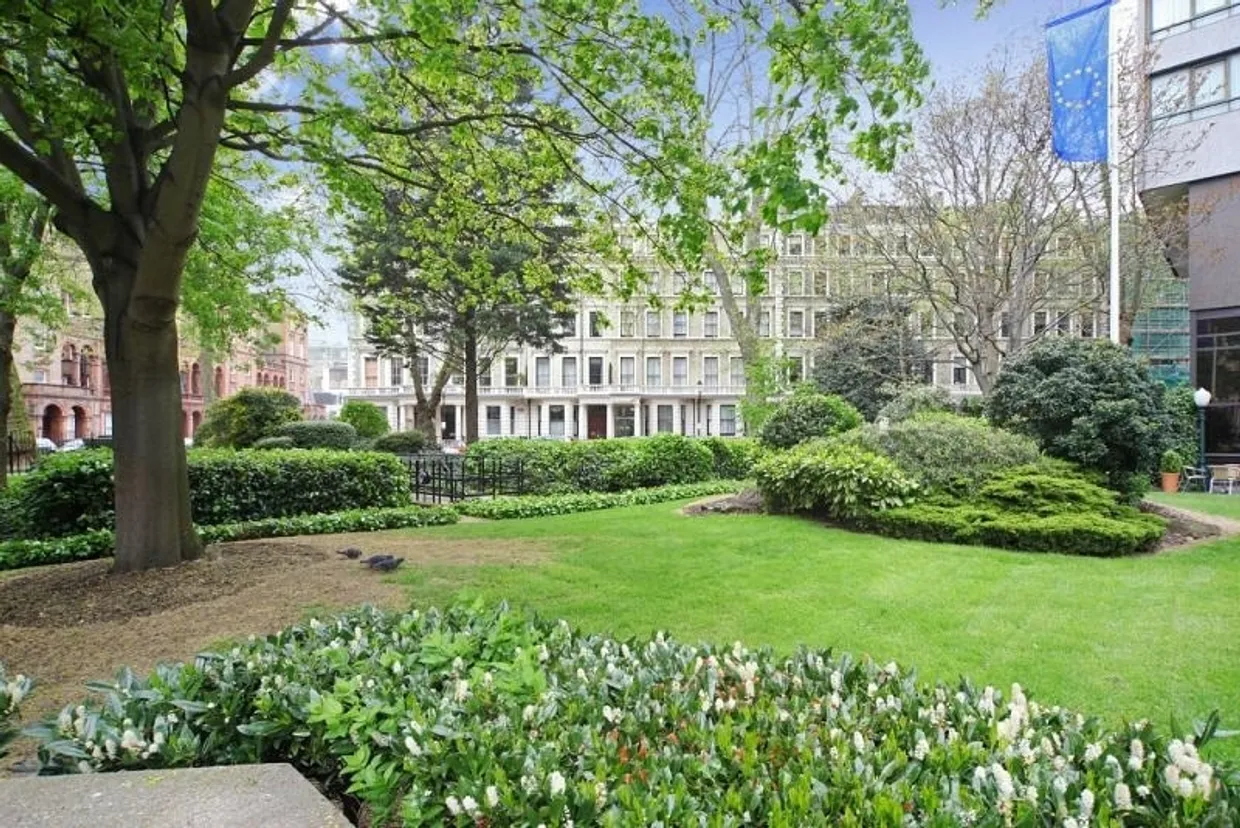 Ashburn Gardens London SW7 photo 1