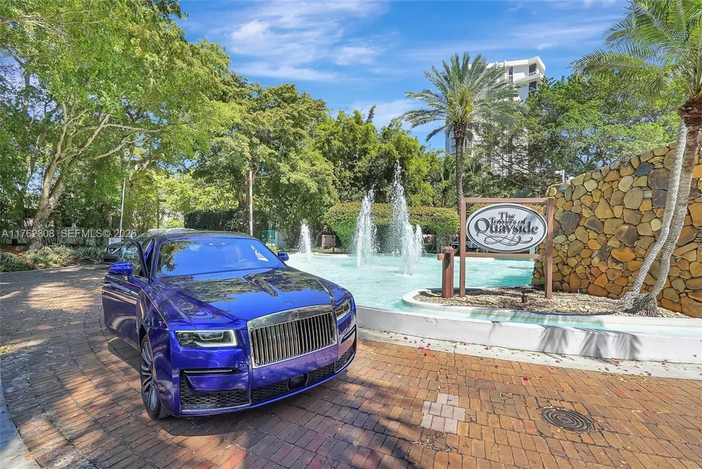 4000 TOWERSIDE TER, Miami, FL 33138