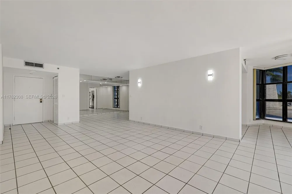 4000 TOWERSIDE TER, Miami, FL 33138