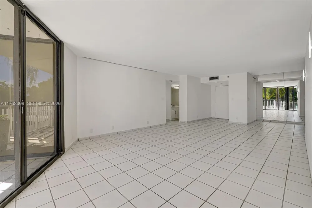 4000 TOWERSIDE TER, Miami, FL 33138
