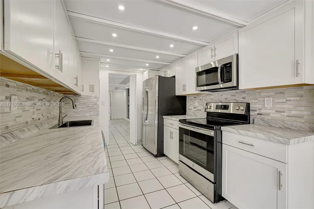 4000 TOWERSIDE TER, Miami, FL 33138