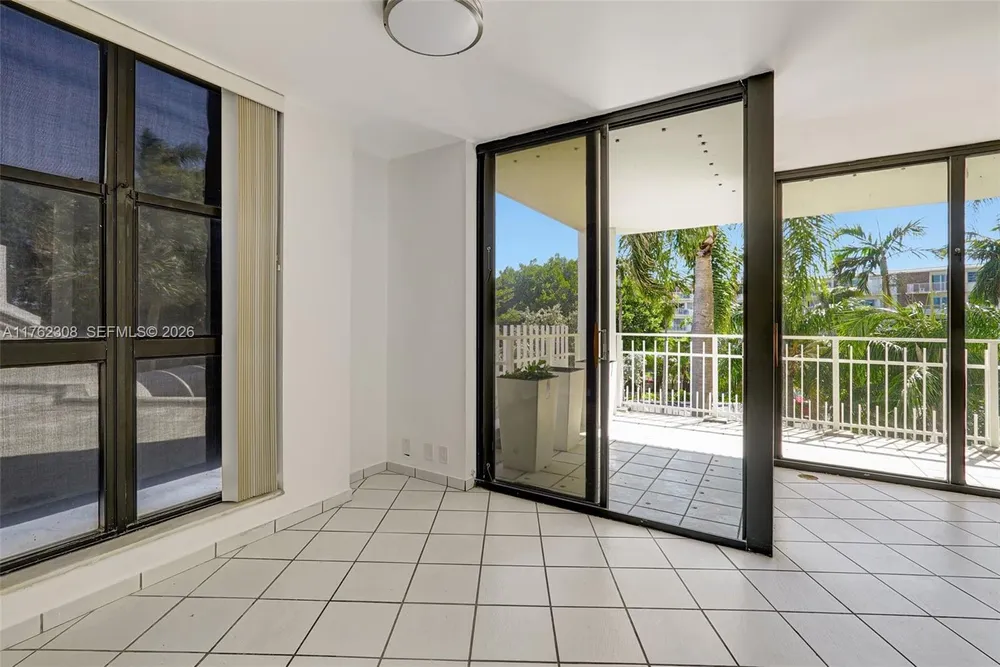 4000 TOWERSIDE TER, Miami, FL 33138