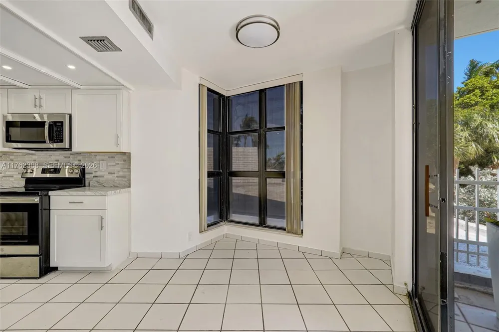 4000 TOWERSIDE TER, Miami, FL 33138