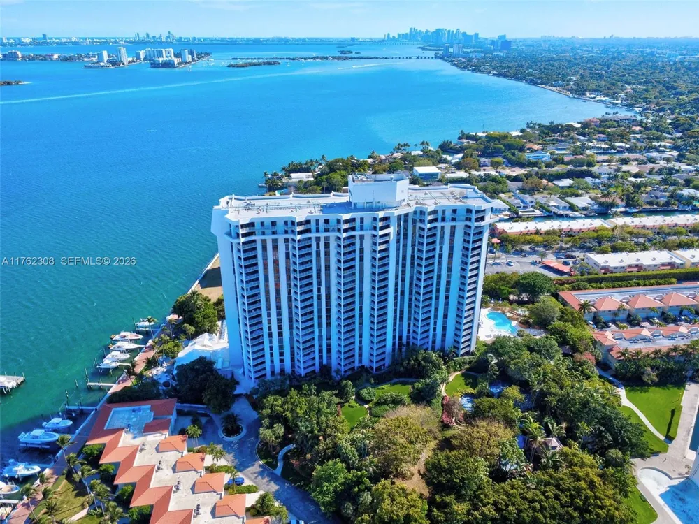4000 TOWERSIDE TER, Miami, FL 33138