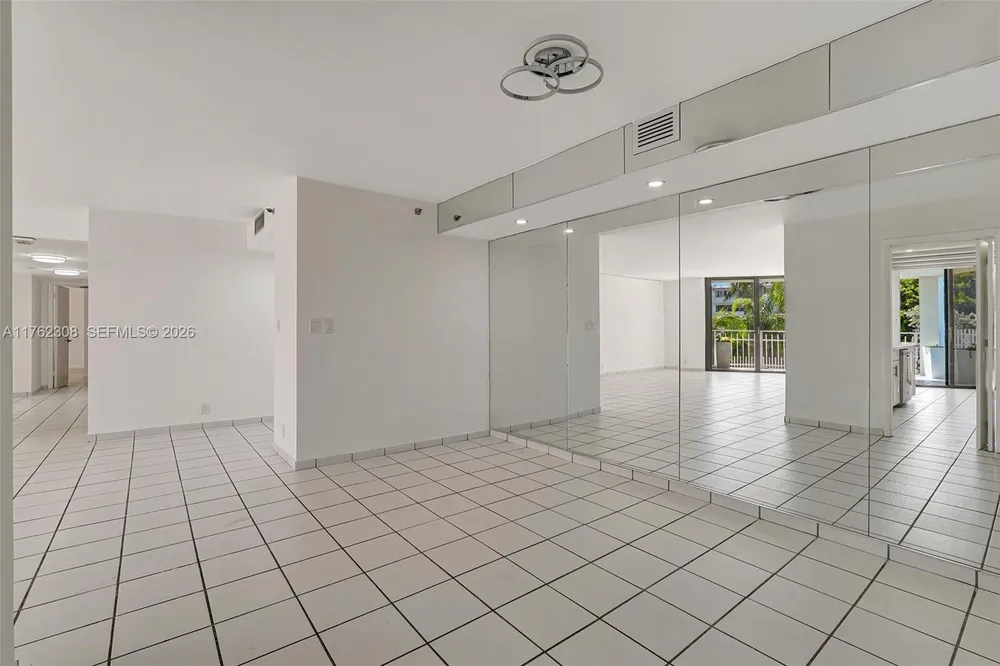 4000 TOWERSIDE TER, Miami, FL 33138