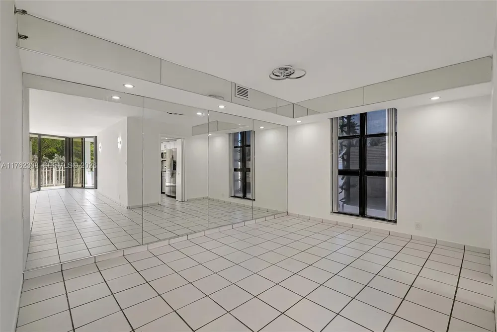 4000 TOWERSIDE TER, Miami, FL 33138
