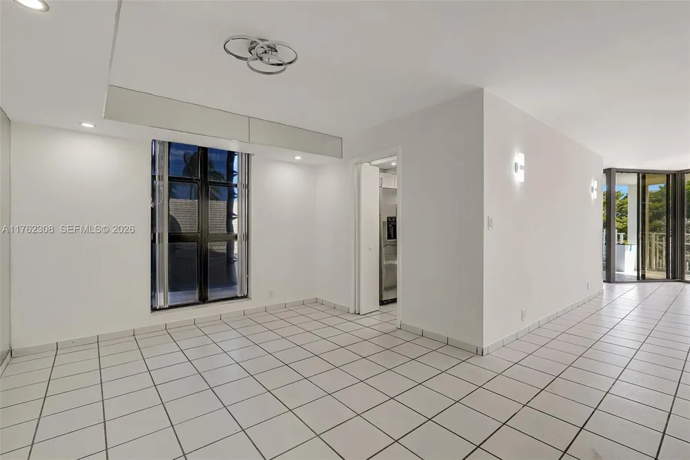 4000 TOWERSIDE TER, Miami, FL 33138