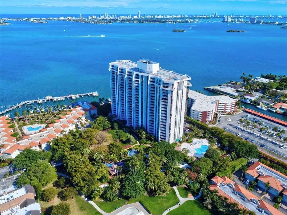 4000 TOWERSIDE TER, Miami, FL 33138