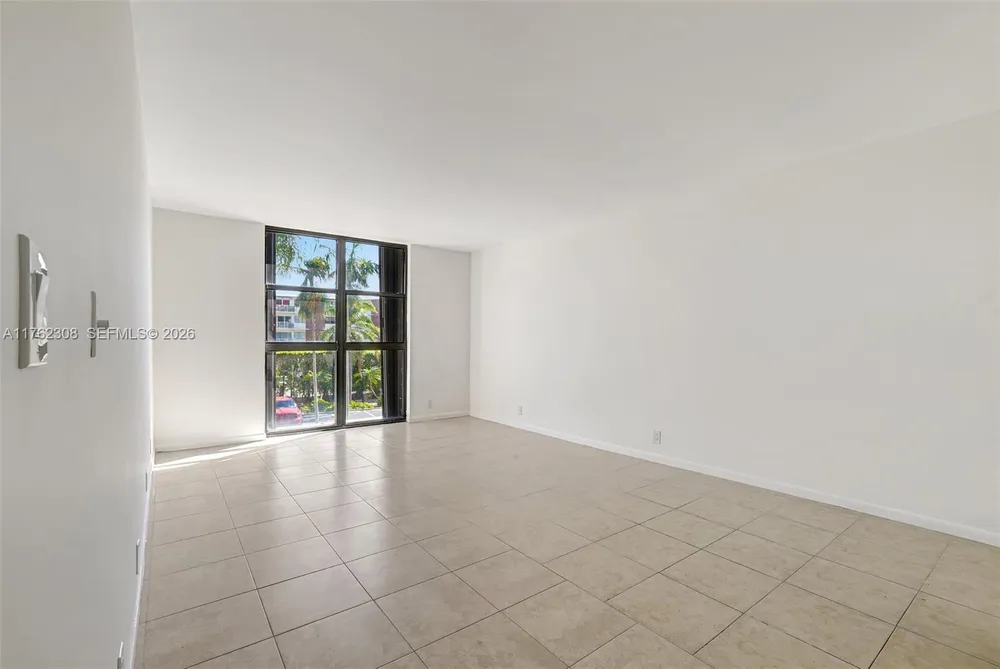 4000 TOWERSIDE TER, Miami, FL 33138