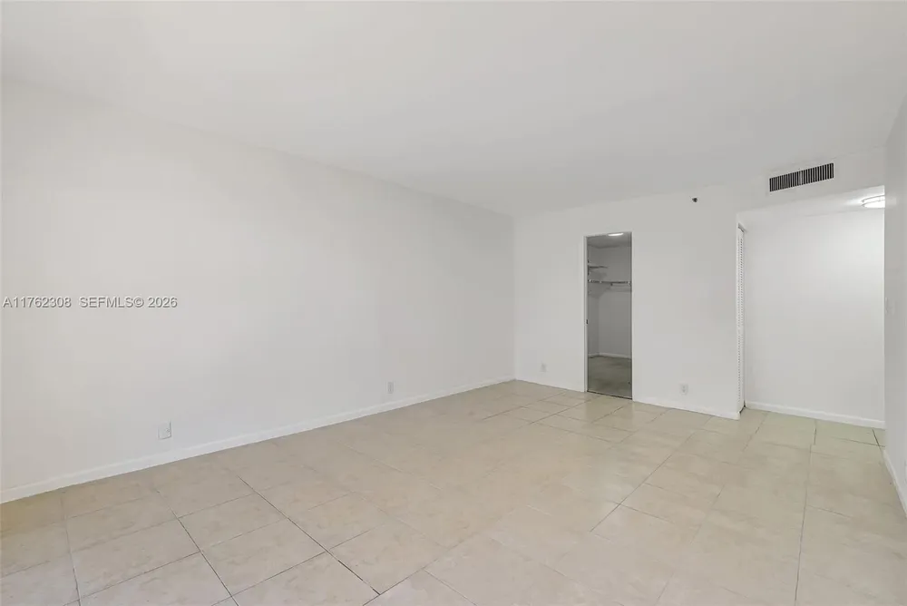 4000 TOWERSIDE TER, Miami, FL 33138