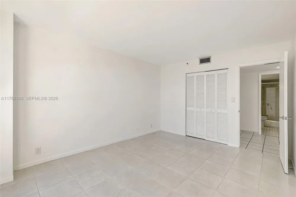 4000 TOWERSIDE TER, Miami, FL 33138