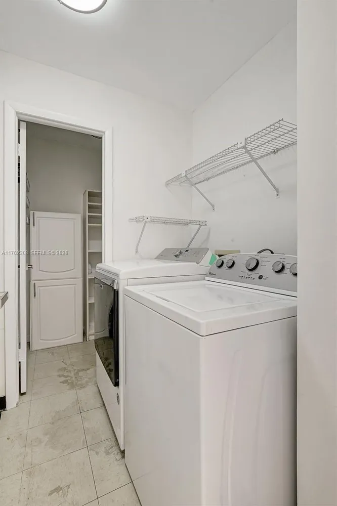 4000 TOWERSIDE TER, Miami, FL 33138
