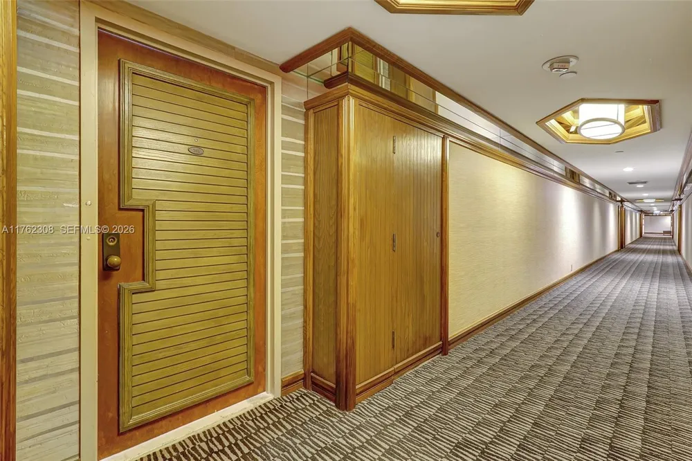 4000 TOWERSIDE TER, Miami, FL 33138
