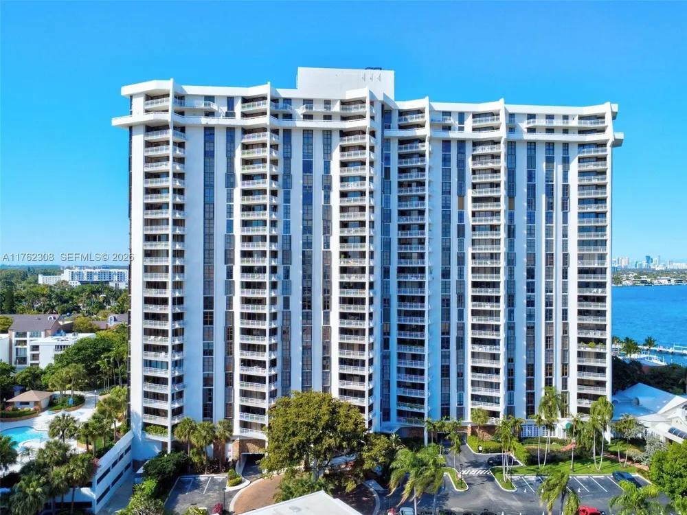 4000 TOWERSIDE TER, Miami, FL 33138