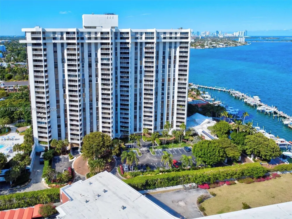 4000 TOWERSIDE TER, Miami, FL 33138