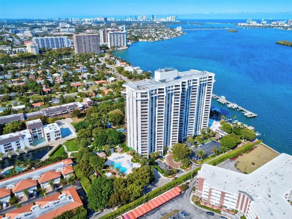4000 TOWERSIDE TER, Miami, FL 33138