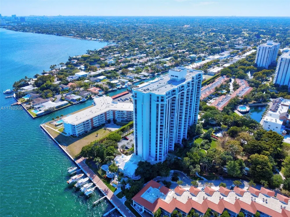 4000 TOWERSIDE TER, Miami, FL 33138