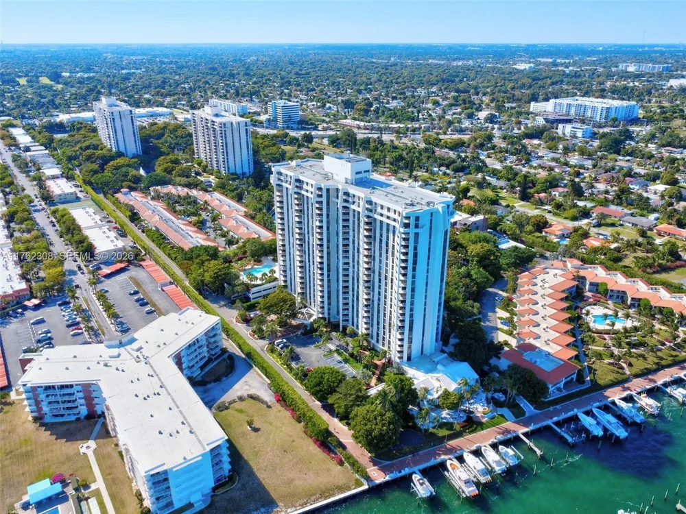4000 TOWERSIDE TER, Miami, FL 33138