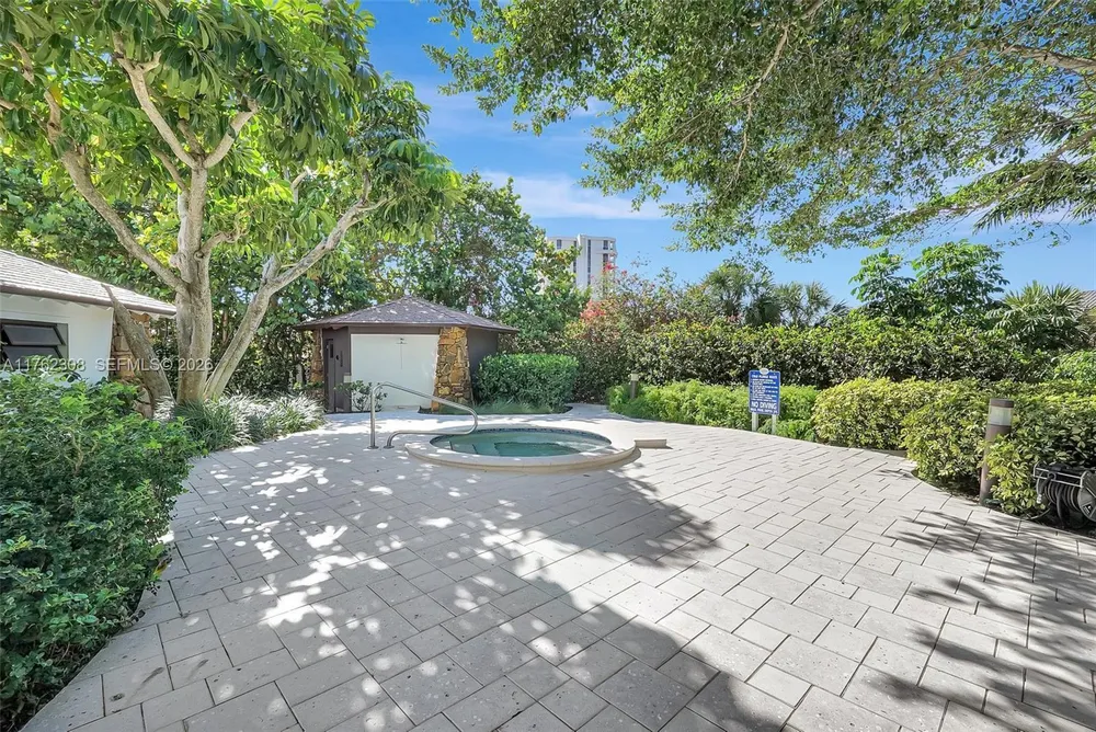 4000 TOWERSIDE TER, Miami, FL 33138