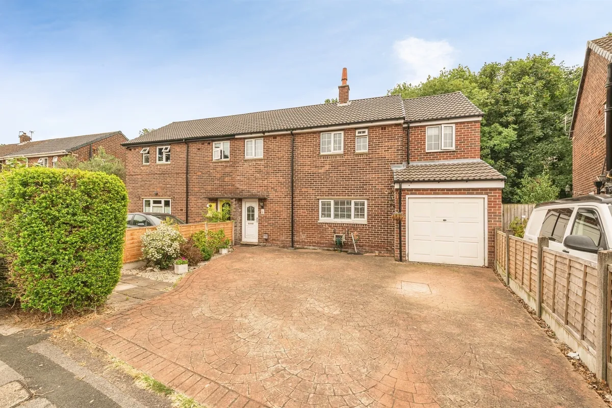 Dodworth Drive, WAKEFIELD