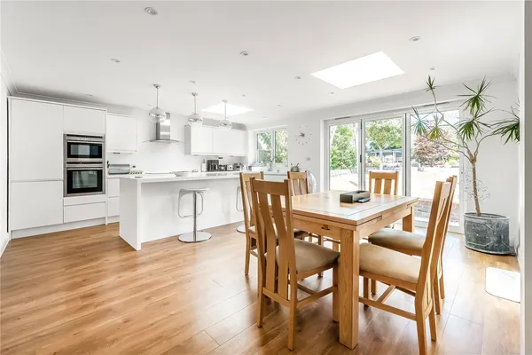 Daneshill, Redhill, RH1 photo 5