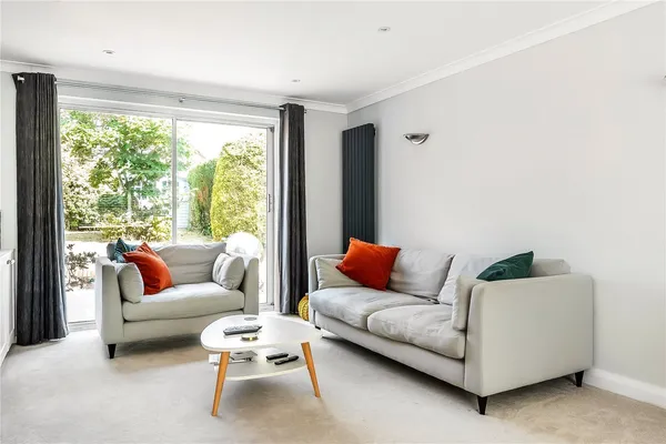 Daneshill, Redhill, RH1 photo 9