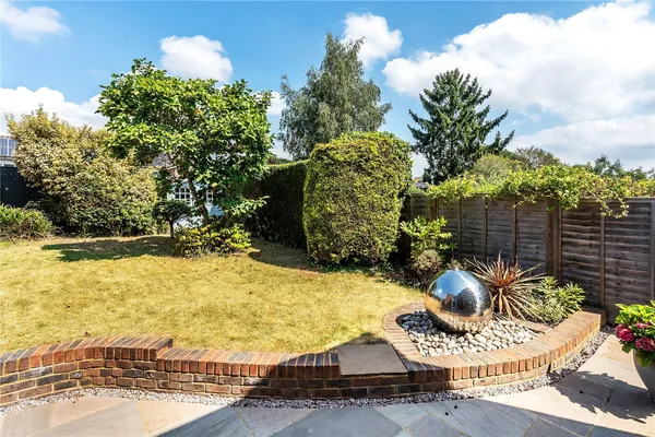 Daneshill, Redhill, RH1 photo 18
