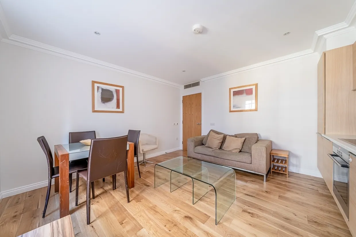 Vincent Square Westminster SW1P photo 6