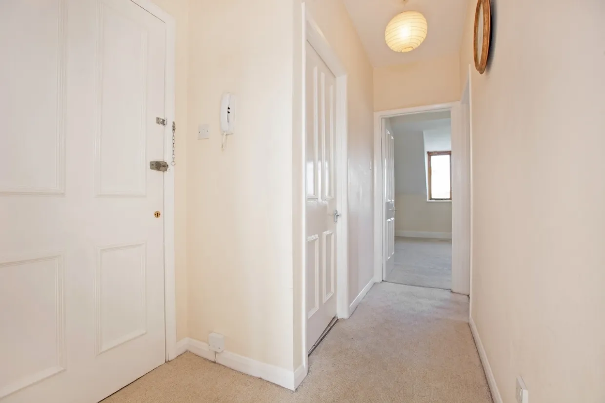29 Osborne Road Windsor SL4 photo 10