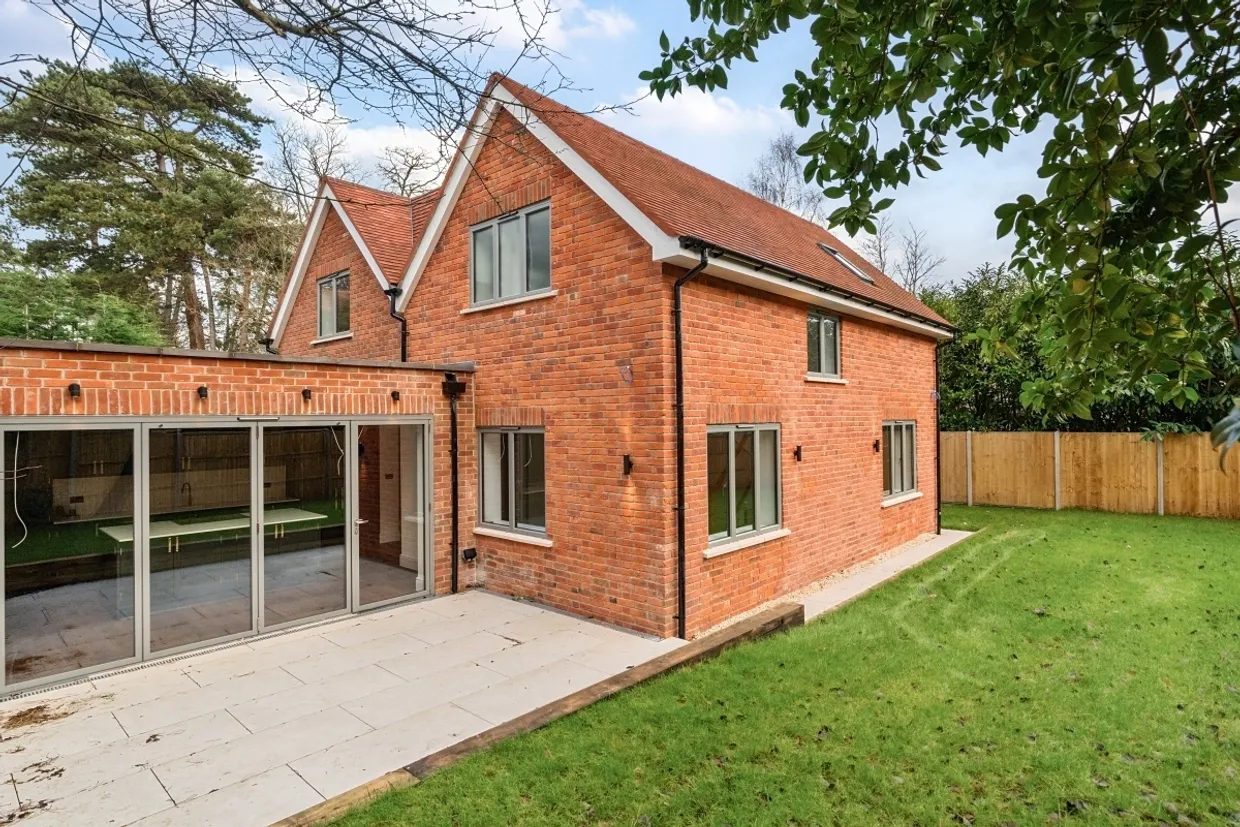 Brockenhurst Road Ascot SL5 photo 9