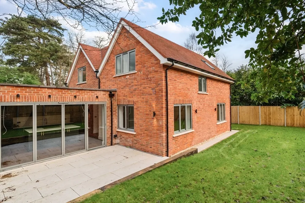 Brockenhurst Road Ascot SL5 photo 9