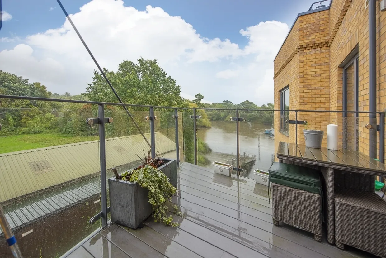 Railshead Road Isleworth TW7 photo 12