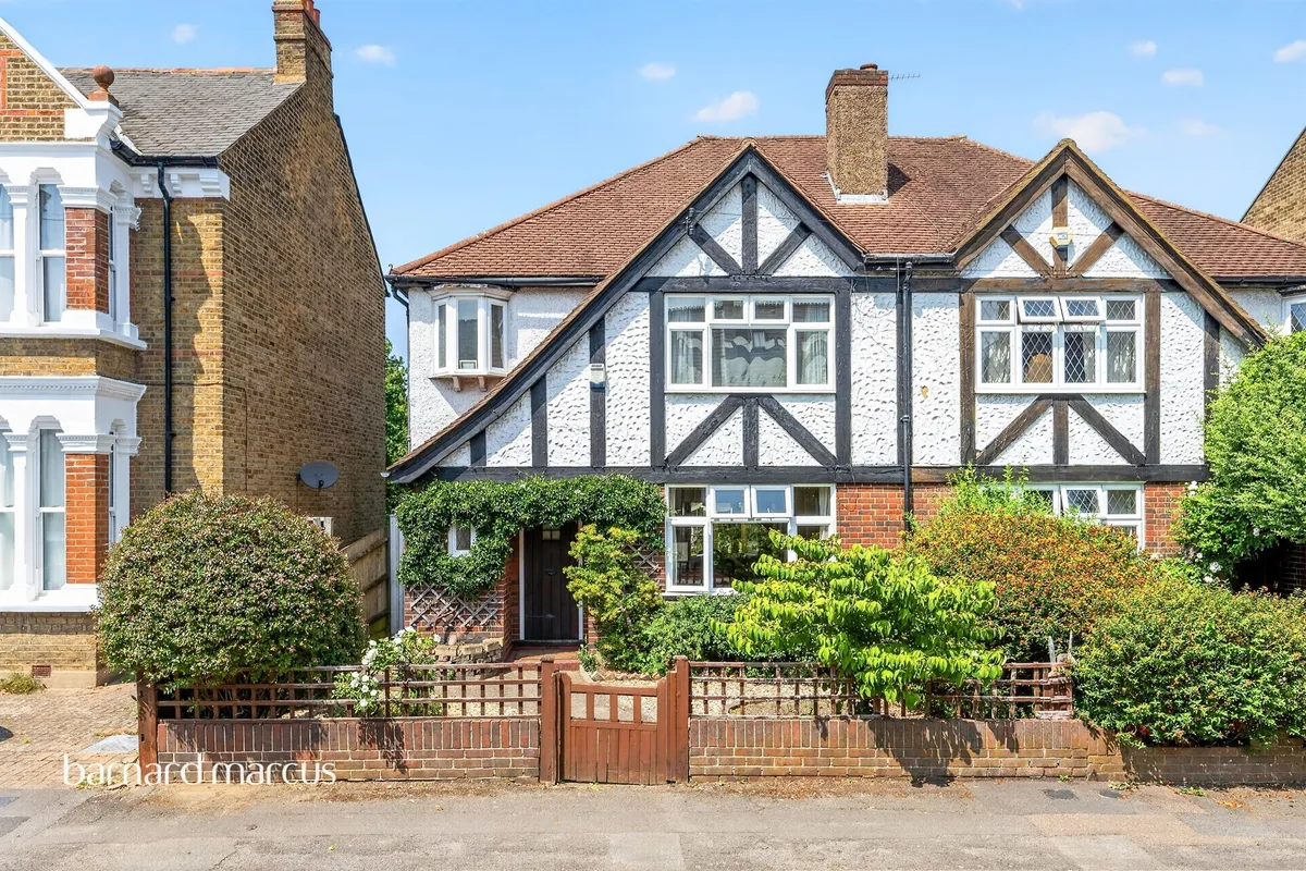 Chestnut Grove, New Malden