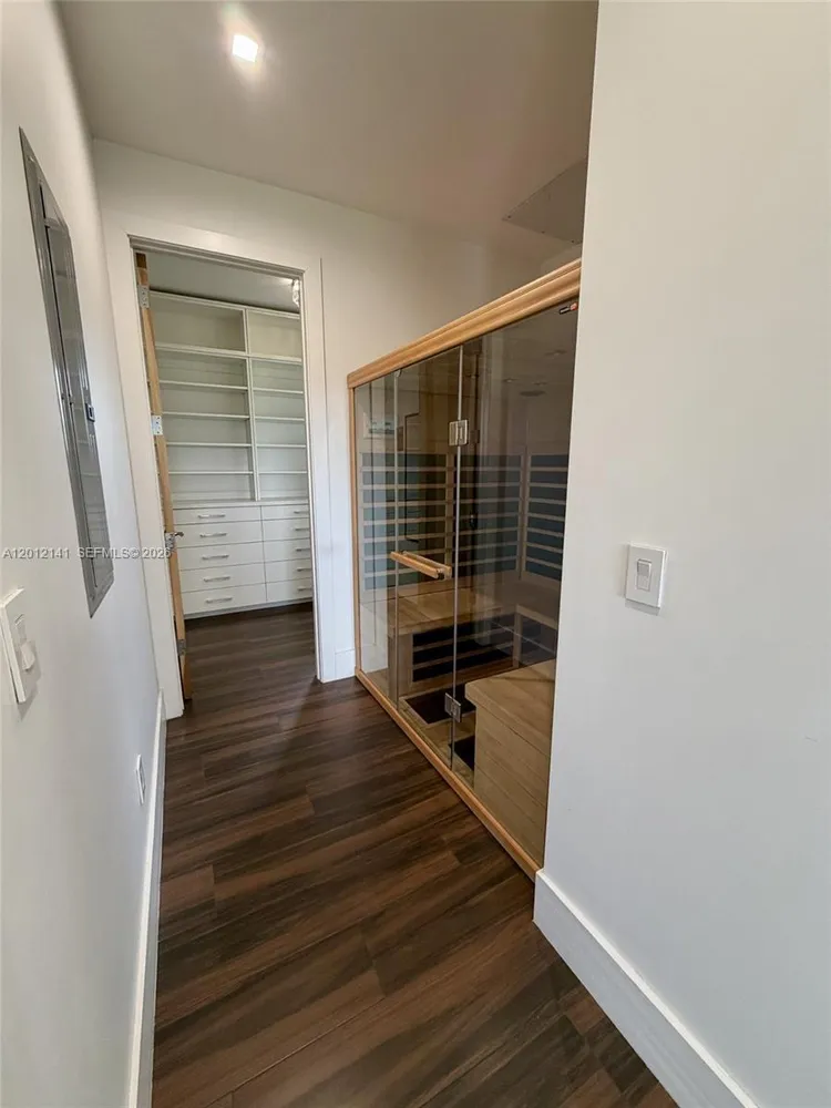 12401 SW 45th St, Miami, FL 33175