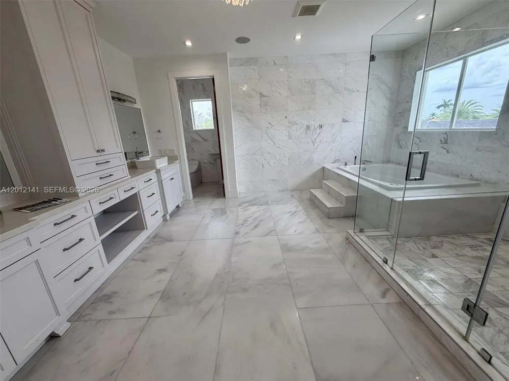 12401 SW 45th St, Miami, FL 33175