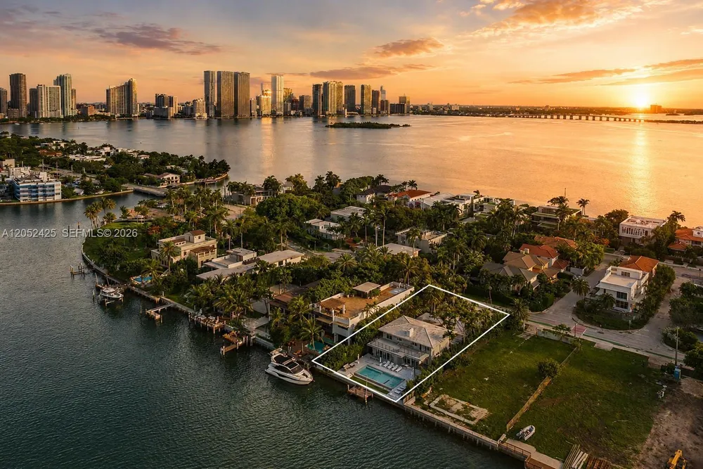 1300 S Venetian Way, Miami, FL 33139