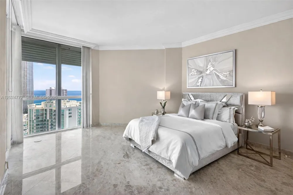 16500 Collins Ave, Sunny Isles Beach, FL 33160