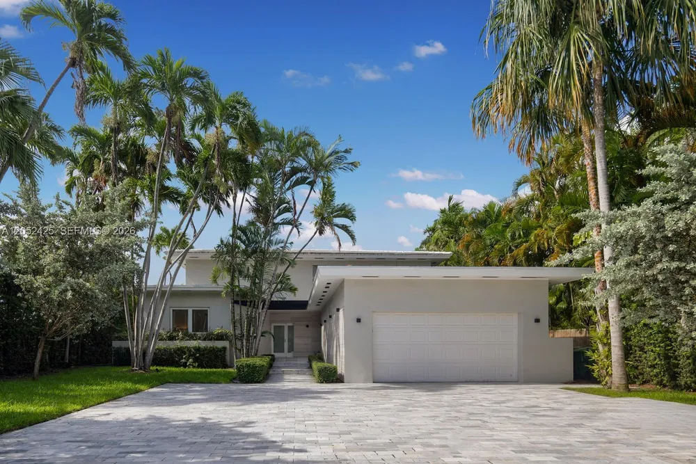 1300 S Venetian Way, Miami, FL 33139