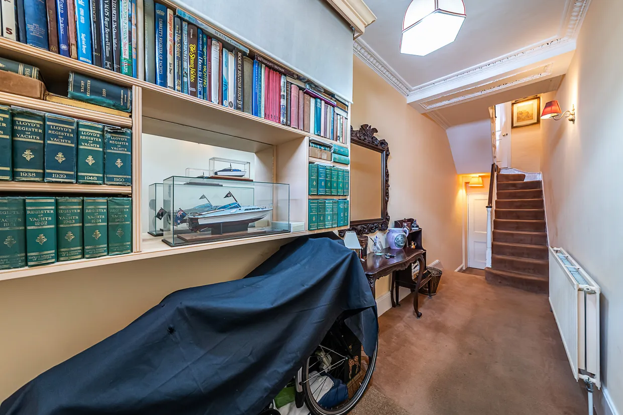 Churton Place, London, SW1V photo 8