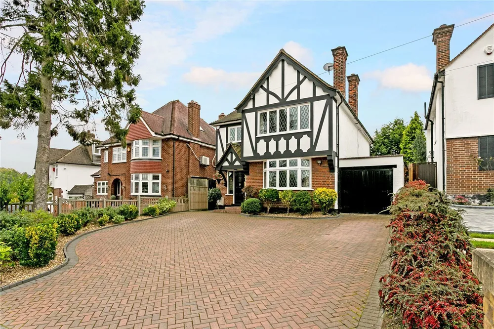 Oaklands Avenue, Watford, WD19