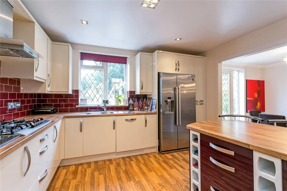 Oaklands Avenue, Watford, WD19