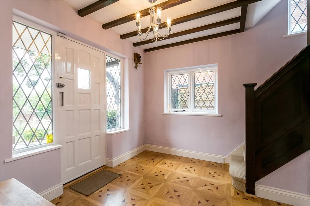 Oaklands Avenue, Watford, WD19