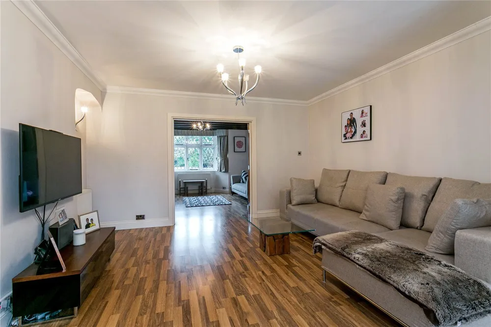 Oaklands Avenue, Watford, WD19