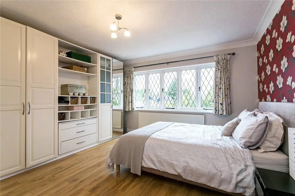 Oaklands Avenue, Watford, WD19
